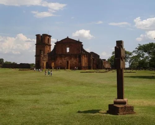 Mokoi Tekoá Petei Jeguatá – Duas aldeias, uma&nbsp;caminhada