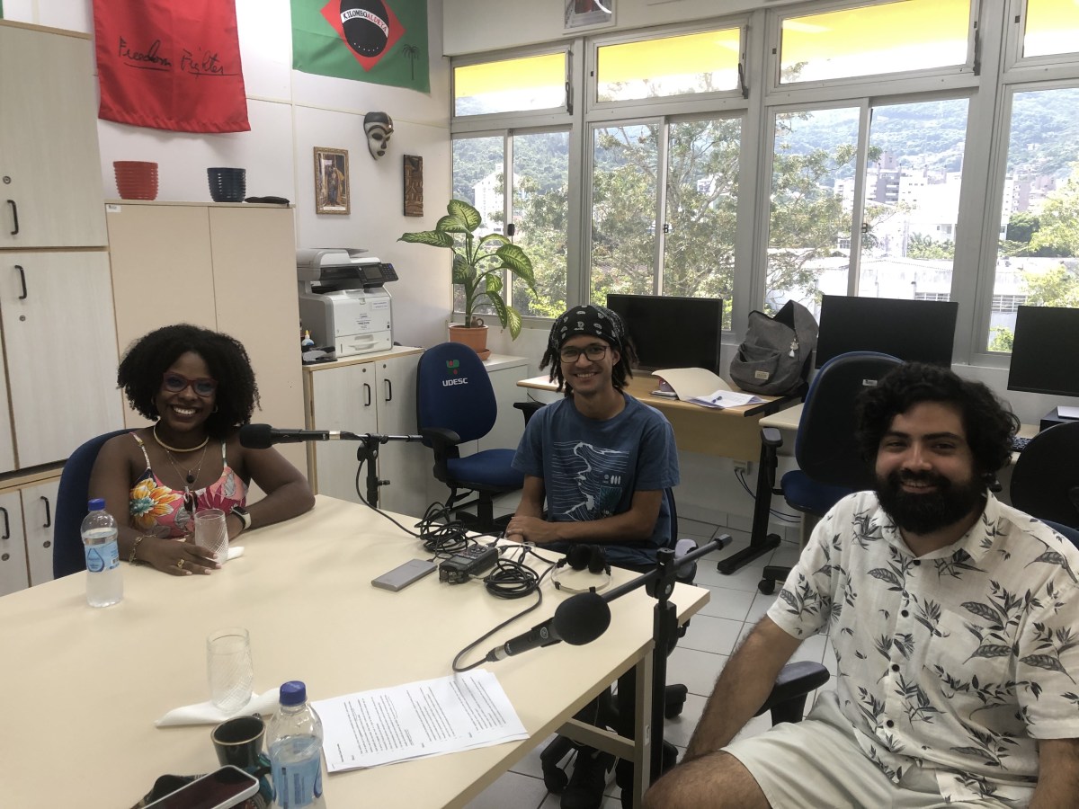 Boletim Mensal: Equipe&nbsp;Audiovisuaya