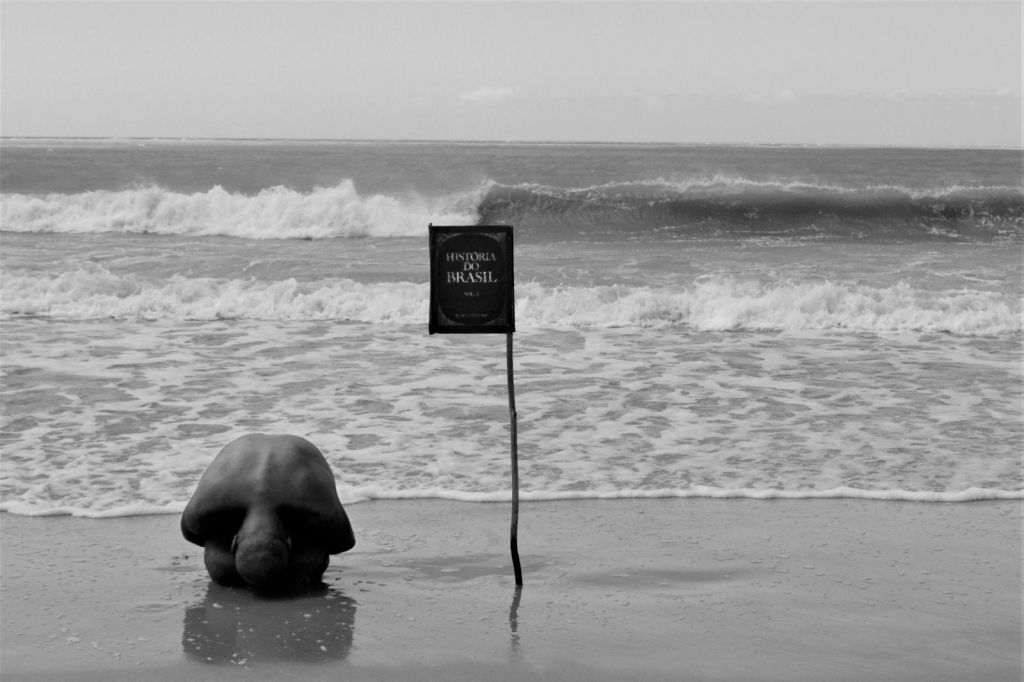 Sergio Adriano H – Tudo Que é Vivo&nbsp;Incomoda