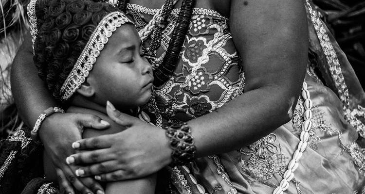 DA `NBANDLA À UMBANDA: TRANSFORMAÇÕES NA CULTURA&nbsp;AFRO-BRASILEIRA